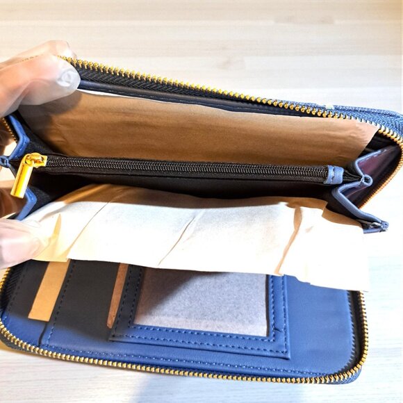 Betsey Johnson Blue Denim Boxed ZA Flower Embroidered Wallet NWT - Picture 9 of 11